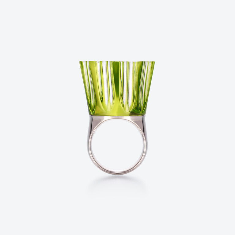 L'Eclat de Talleyrand Empress Silver Ring, Olivine