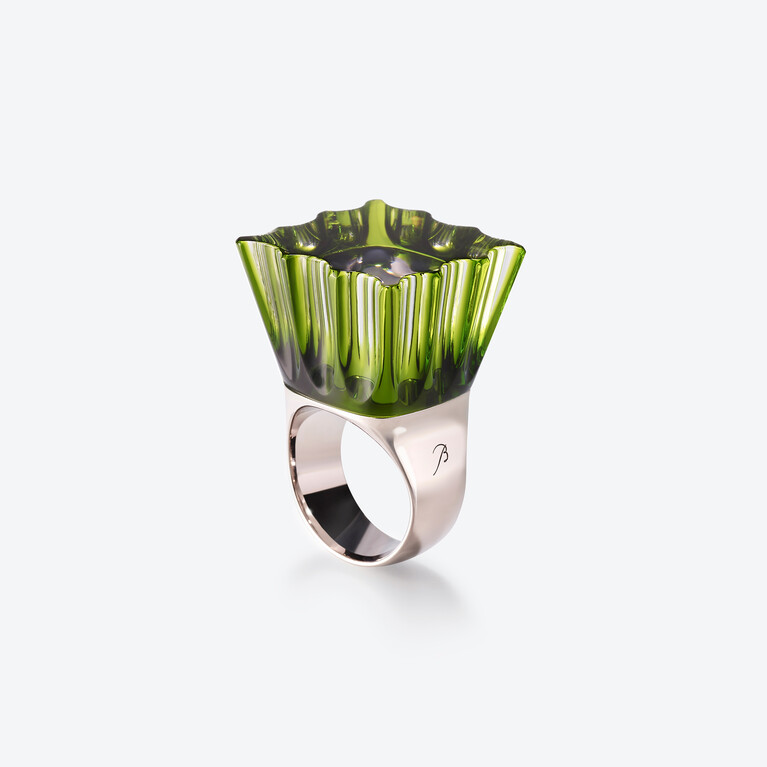 L'Eclat de Talleyrand Emperor Silver Ring, Olivine