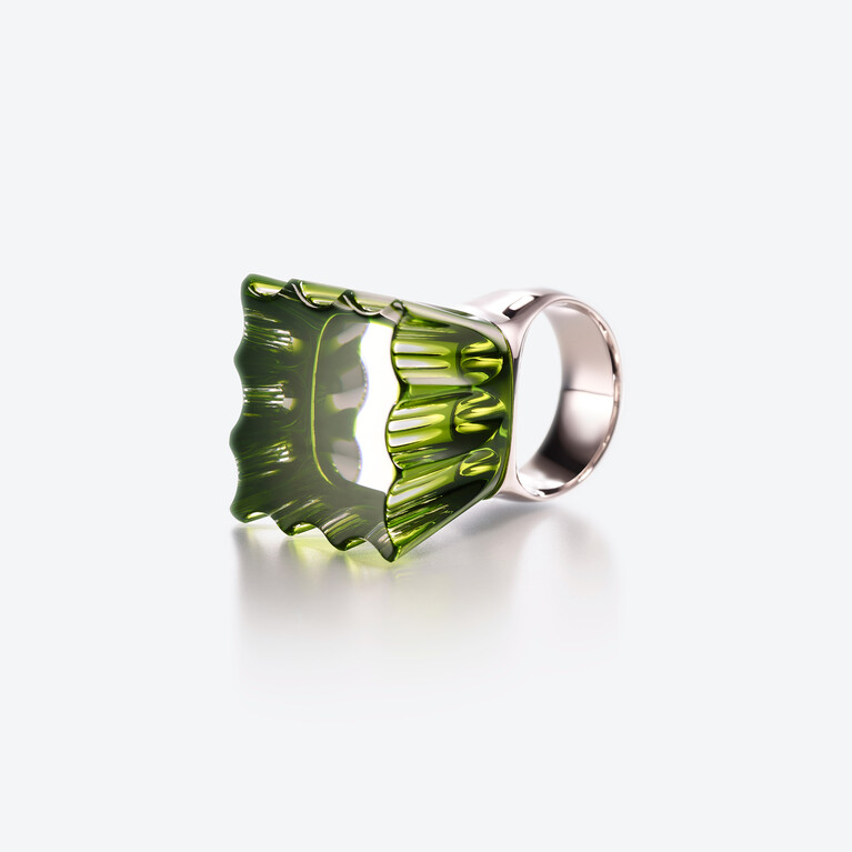 L'Eclat de Talleyrand Emperor Silver Ring, Olivine